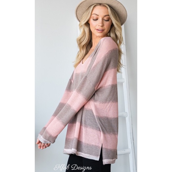 ❤️LAST! V Neck Relaxed Fit Pink Striped Soft Top! - Picture 5 of 6